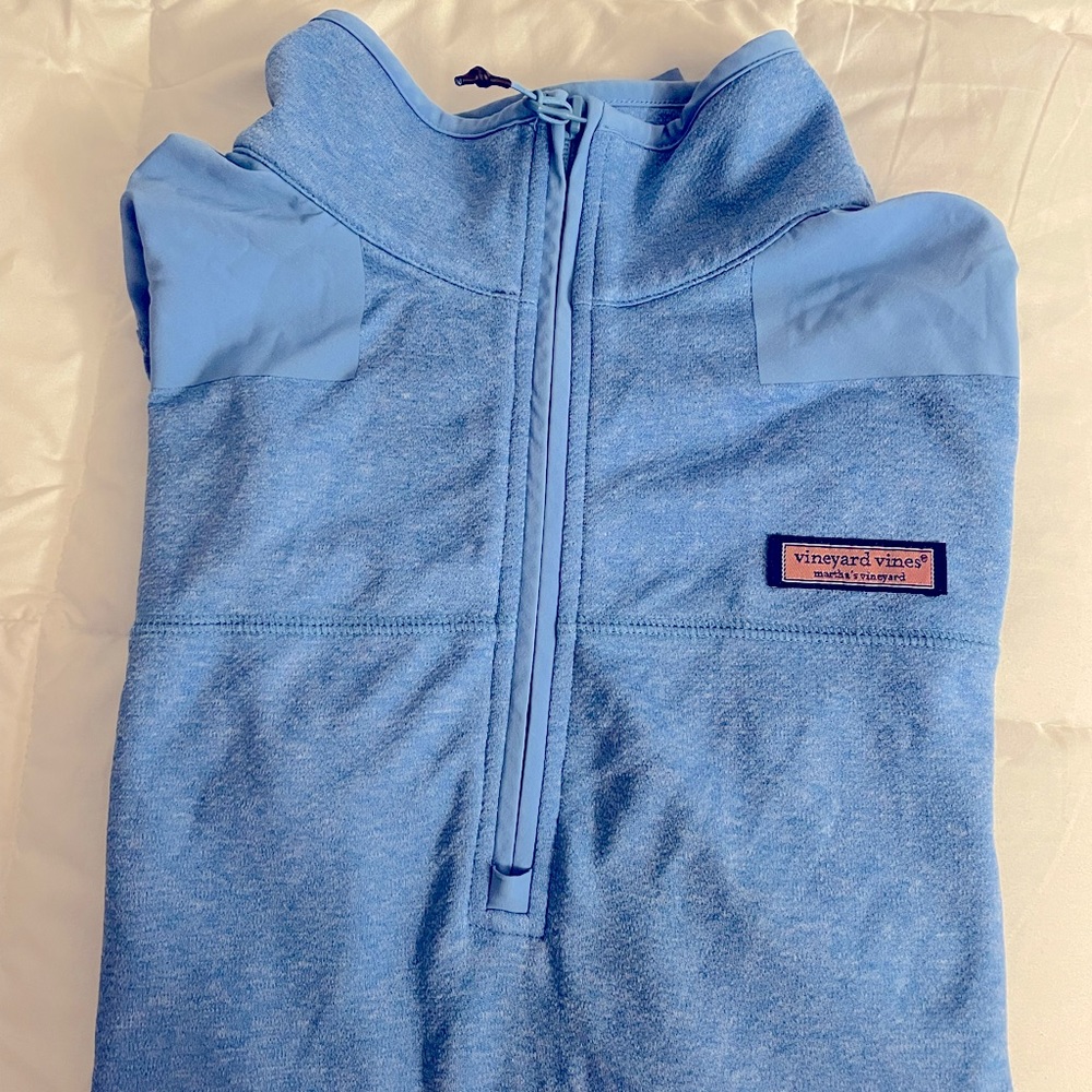 Women’s Vineyard Vines sweatshirt size small